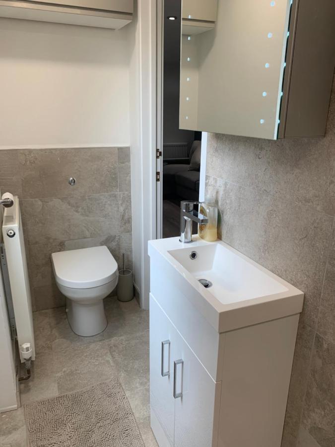 One Bedroom Apartment, Driveway, Bracknell Centre Dış mekan fotoğraf