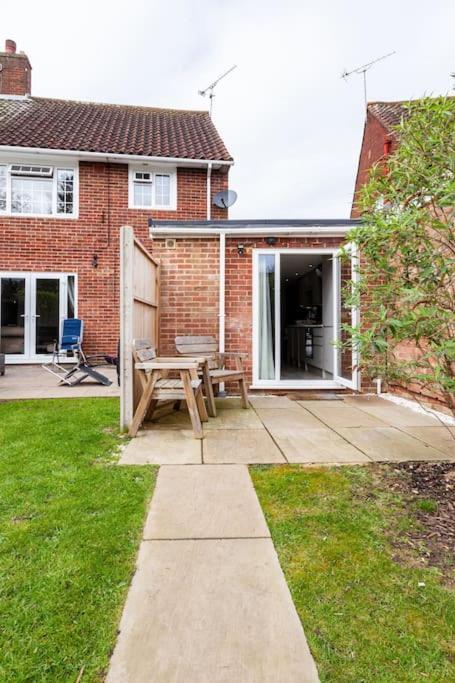 One Bedroom Apartment, Driveway, Bracknell Centre Dış mekan fotoğraf