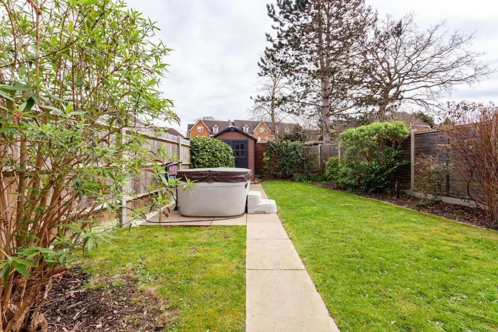 One Bedroom Apartment, Driveway, Bracknell Centre Dış mekan fotoğraf