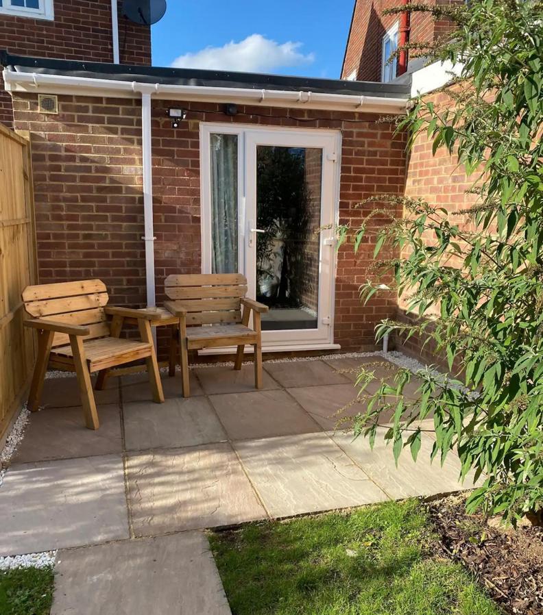 One Bedroom Apartment, Driveway, Bracknell Centre Dış mekan fotoğraf